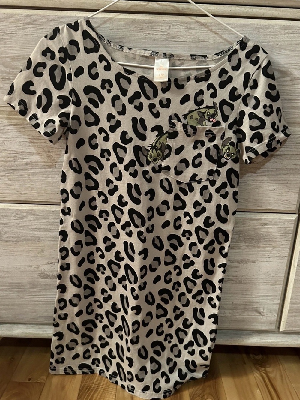 Cakeworthy The Lion King Hyenas Leopard Print Shirt Small Disney ~ GUC